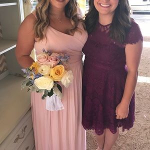 Long sleeveless v-neck mesh pink dress with belt